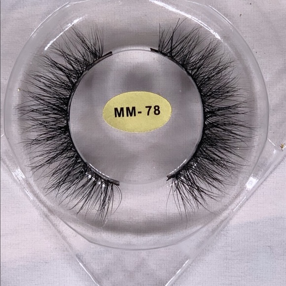 Lashes - Picture 7 of 7